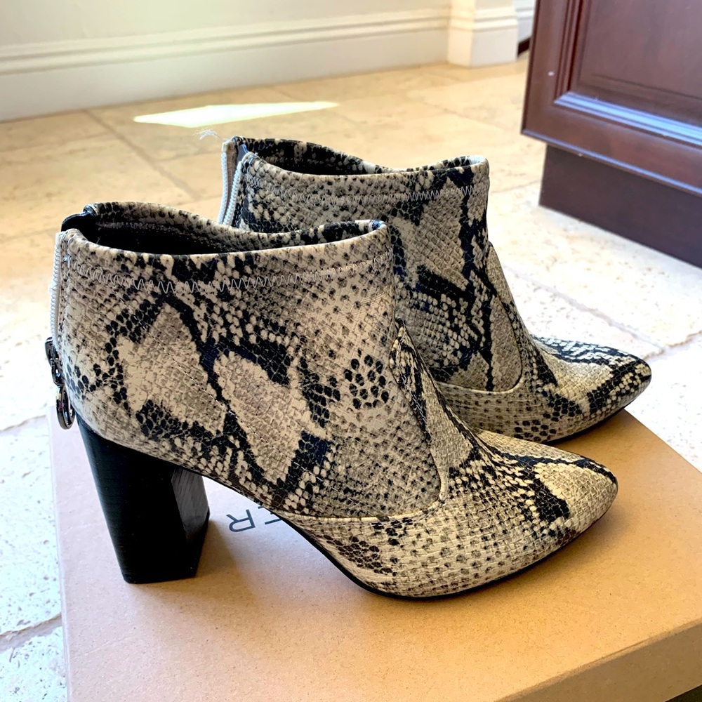 Franco Sarto, black and white pattern soft leather, size 6.5.